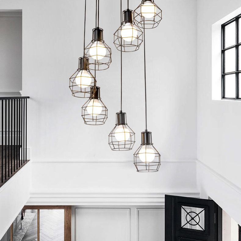 Zwarte trap hangend licht in moderne klassieke stijl smeedijzeren cluster hanglamp met ijzeren frame