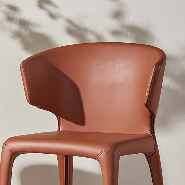 Silla de comedor con respaldo mate y respaldo de cuero para el hogar, estilo diseñador