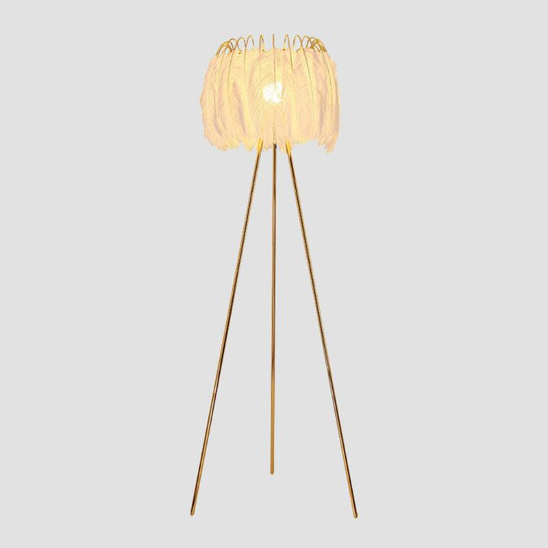 Lampada da pavimento in stile Tripode in stile nordico Metal Bulb Soggio