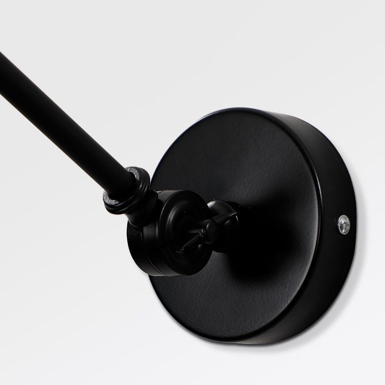 Lampada da parete a forma di cono in metallo, in stile contemporaneo montato da parete