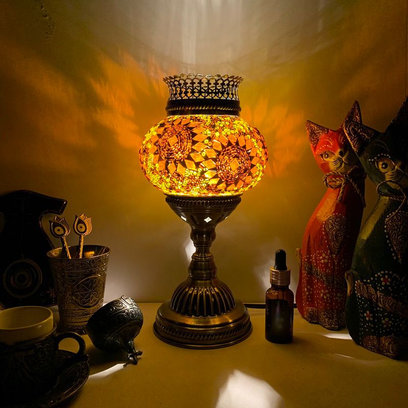 Traditional Lantern Torchiere Lamp 1-Light Stained Glass Table Light for Bedroom