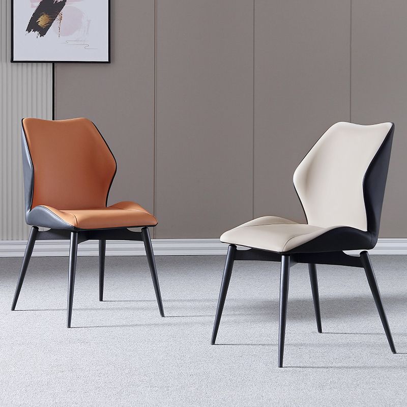 Chaise de restauration industrielle chaise Parsons Wingback avec des jambes en métal noir pour usage domestique