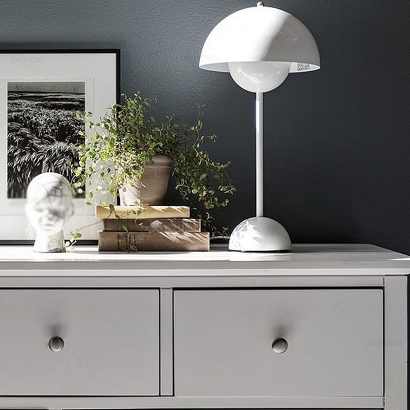 Lámpara de color de la mesa de la mesa del macarrón de la luz de 1 altura de la noche con sombra de metal