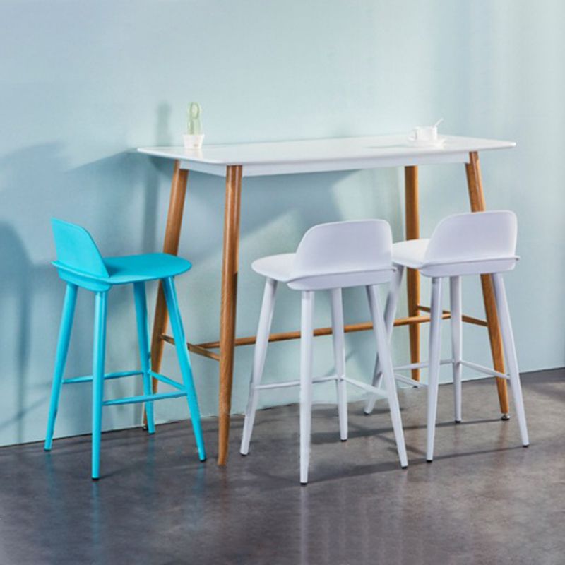 Contemporary Low Back Bar Stool Plastic Footrest Stool for Restaurant
