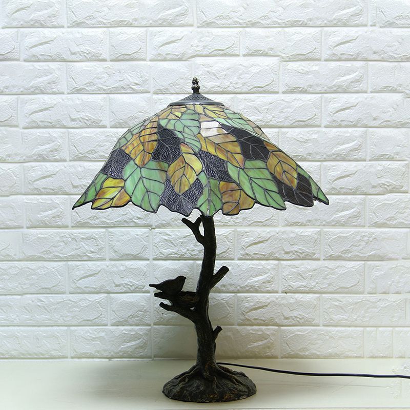 1 Light Nightstand Lamp Mediterranean Leaf Stained Glass Table Light in Brass for Indoor