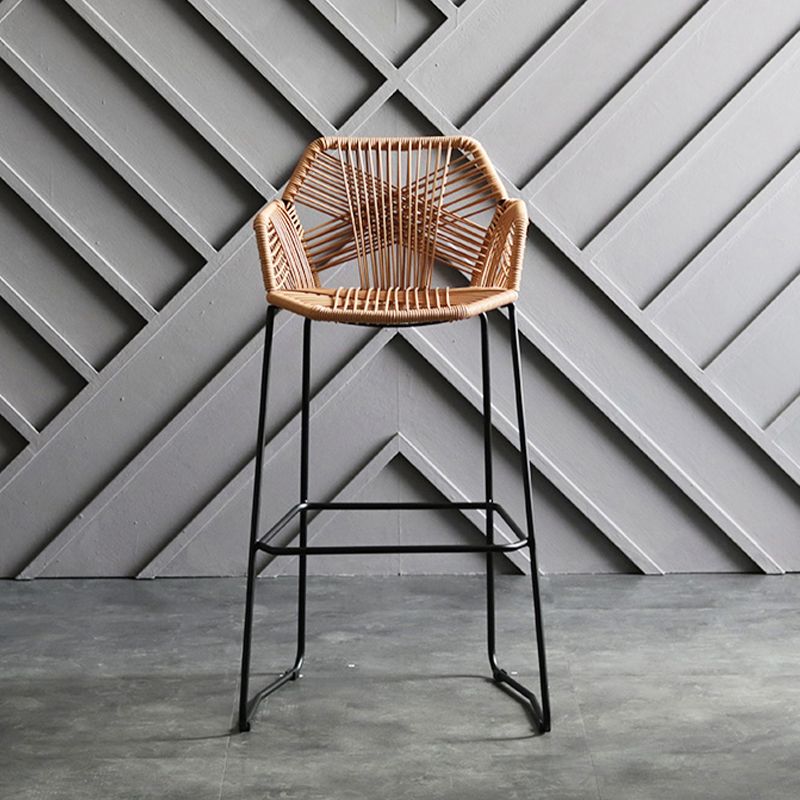 Scandinavian Plastic Rattan Bar Stool Armed Bucket Stool with Metal Legs