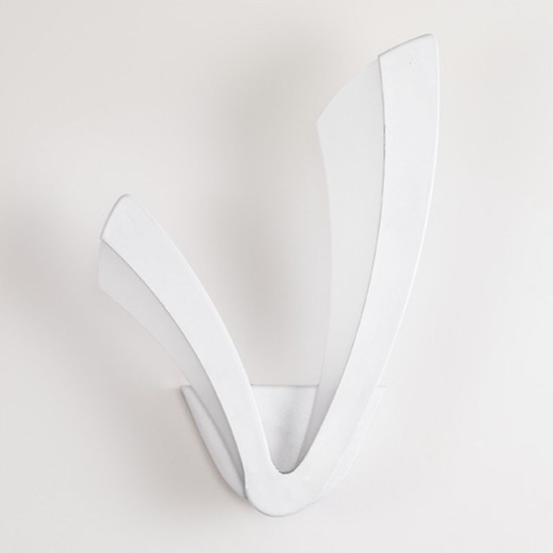 Pronzo della parete a LED bianco acrilico in moderna lampada da parete in ferro laccata in stile conciso per spazi interni