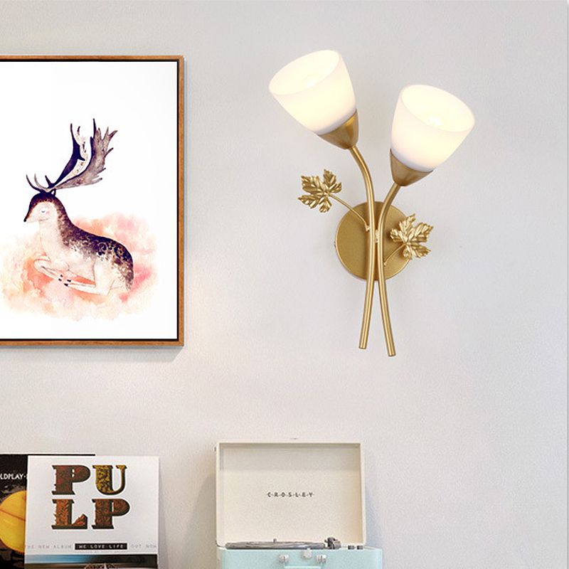 Bol en verre givré Conce contemporain 1/2-Light Hall Hall Mur Mount luminaire avec décor en forme de feuilles en noir / or