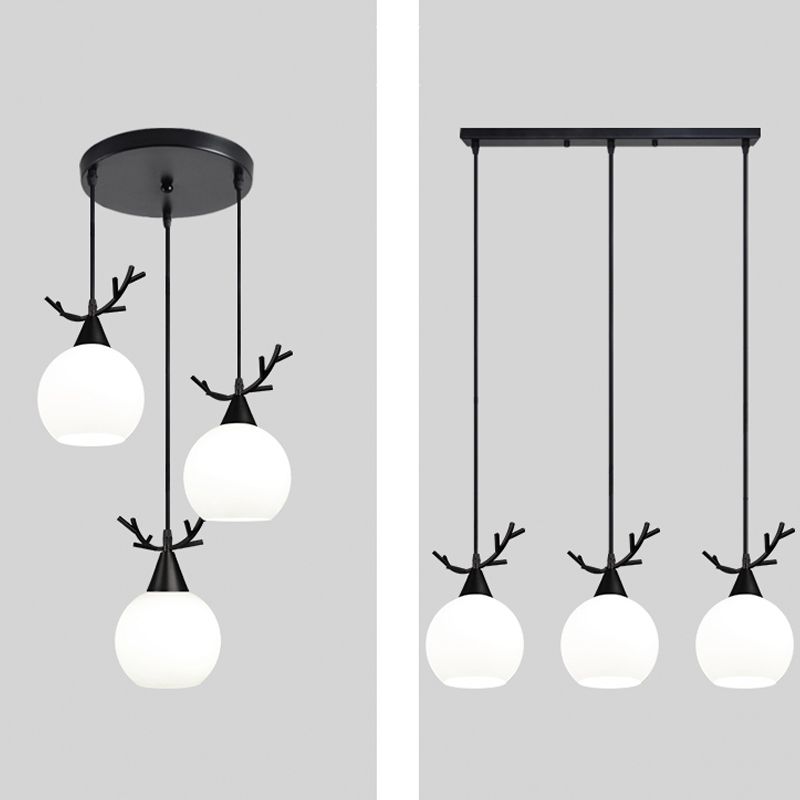 Modern Creative Creative Creative Light Lampade in ferro laccata lampada appesa con tonalità di vetro bianco