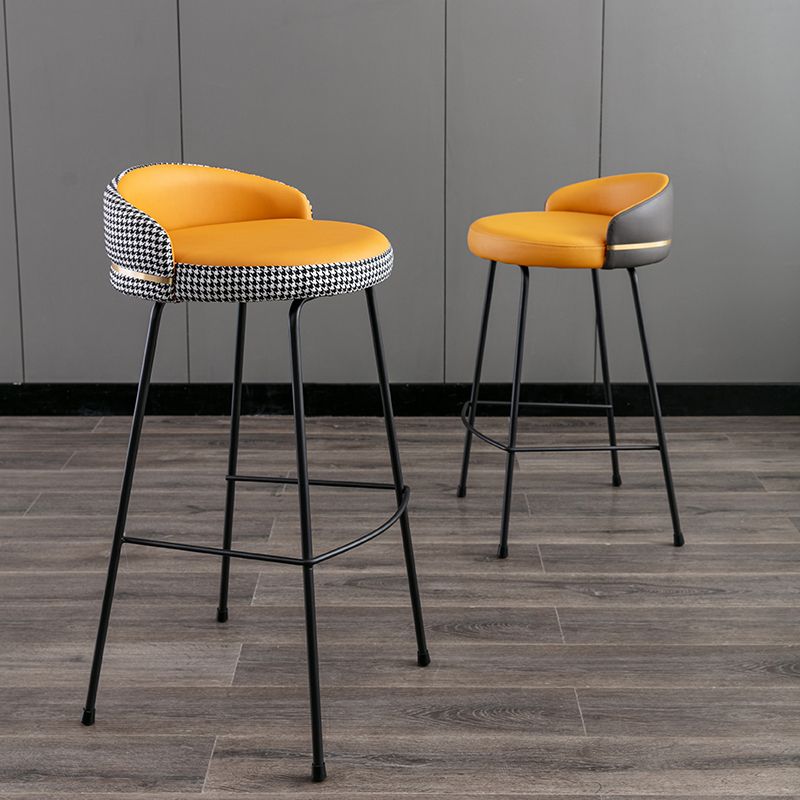 Taburete de bar moderno, taburete de bar de cuero sin brazos con reposapiés, base de metal