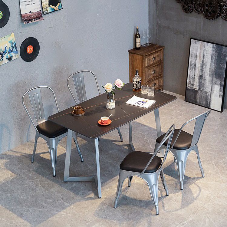 Industriële eettafel Zwart gesinterde stenen eettafel met dubbel voetstuk