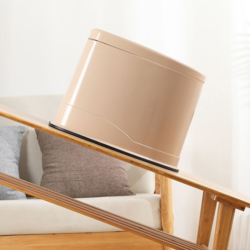 Contemporary Plastic Toilet Floor Mounted Toilet Bowl with Slow Close Seat for Washroom