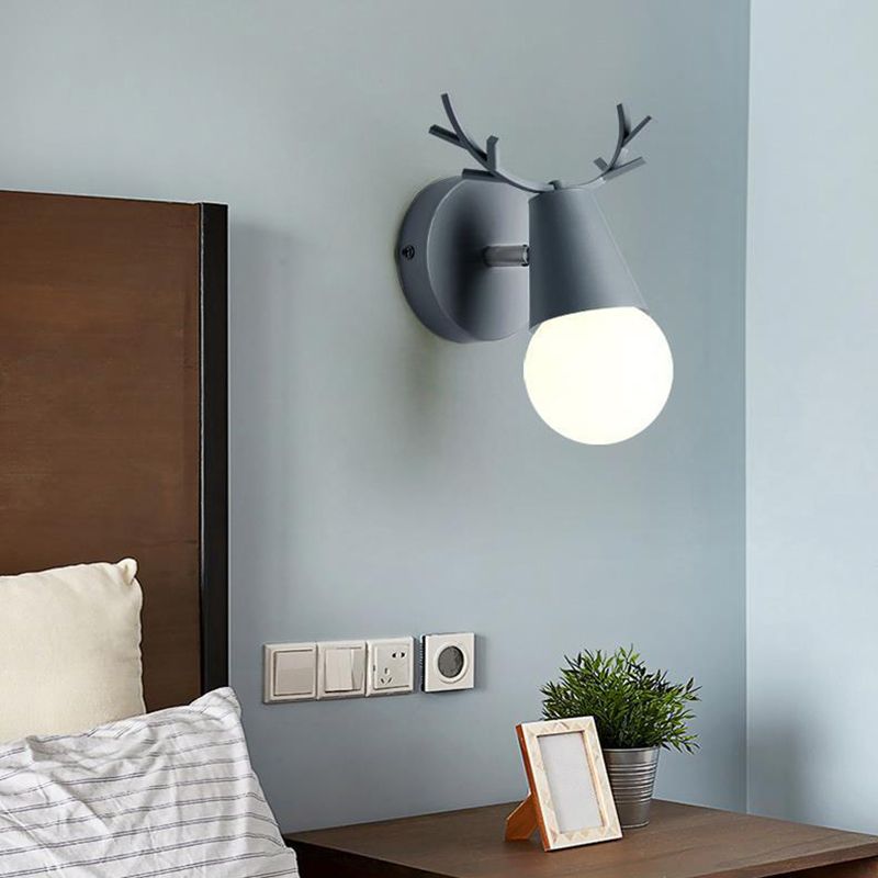 Metal Unique Shape Wall Lights Modern Style 1 Light Wall Sconce for Bedroom