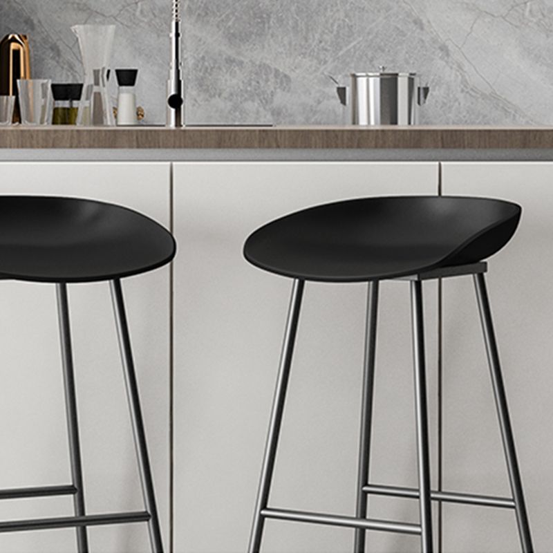 Contemporary Bucket Counter Bar Stool Armless Plastic Bar Stool with Footrest, Iron Base