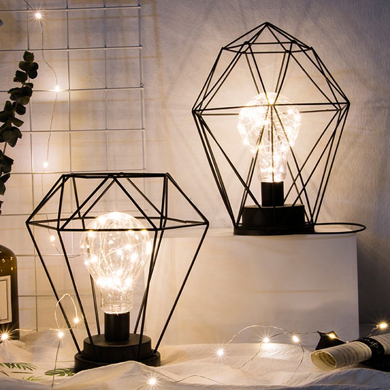 1 tête de têtes / lampe de table en diamant avec cage loft loft élégant en métal noir lampe de table pour le chevet