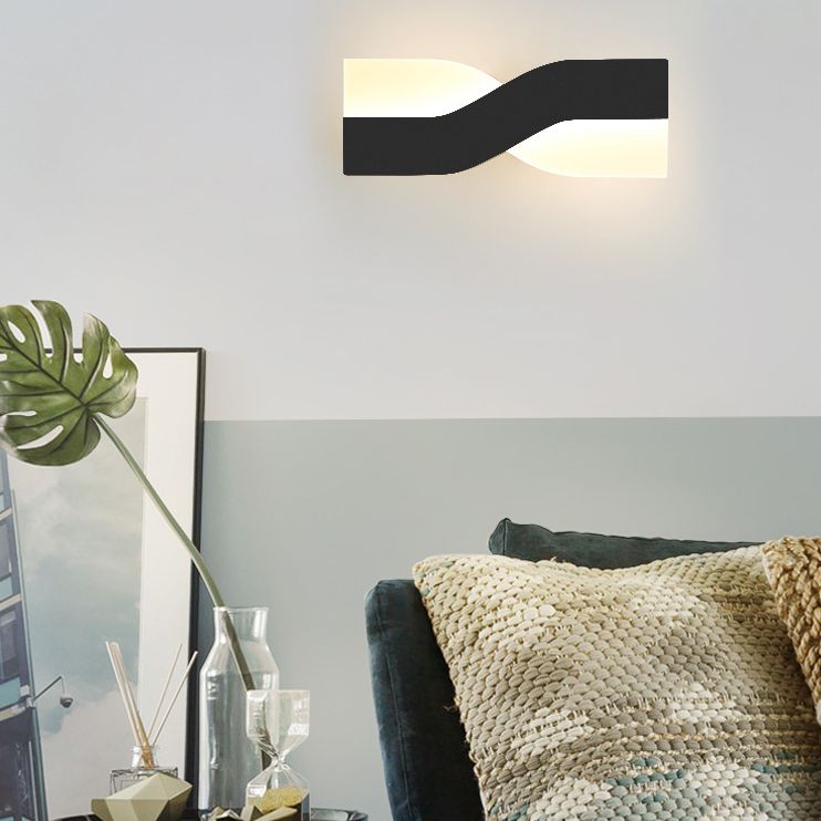 Contemporary Style Wall Light Rotatable LED Acrylic Sconce Light Fixture for Bedside