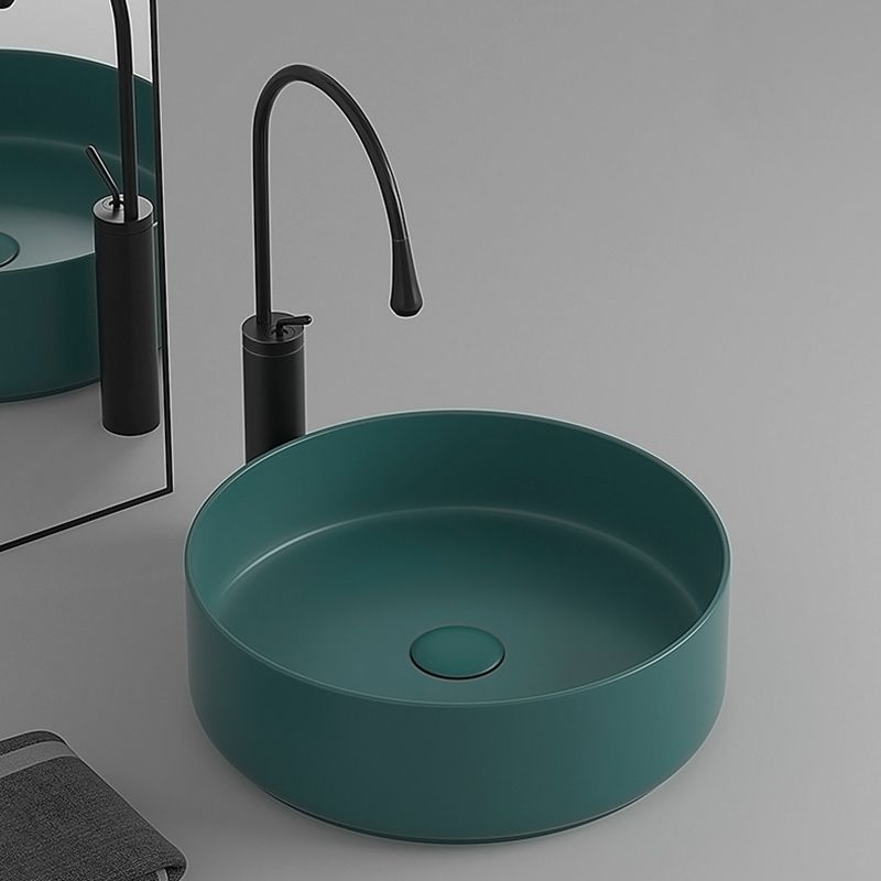 Round Porcelain Bathroom Sink with Shut-Off Valve Vessel Sink