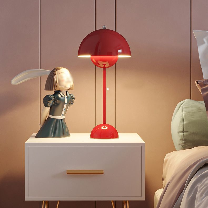 1 Lampada da tavolo da notte a cupola leggera Lampada da tavolo in metallo moderno