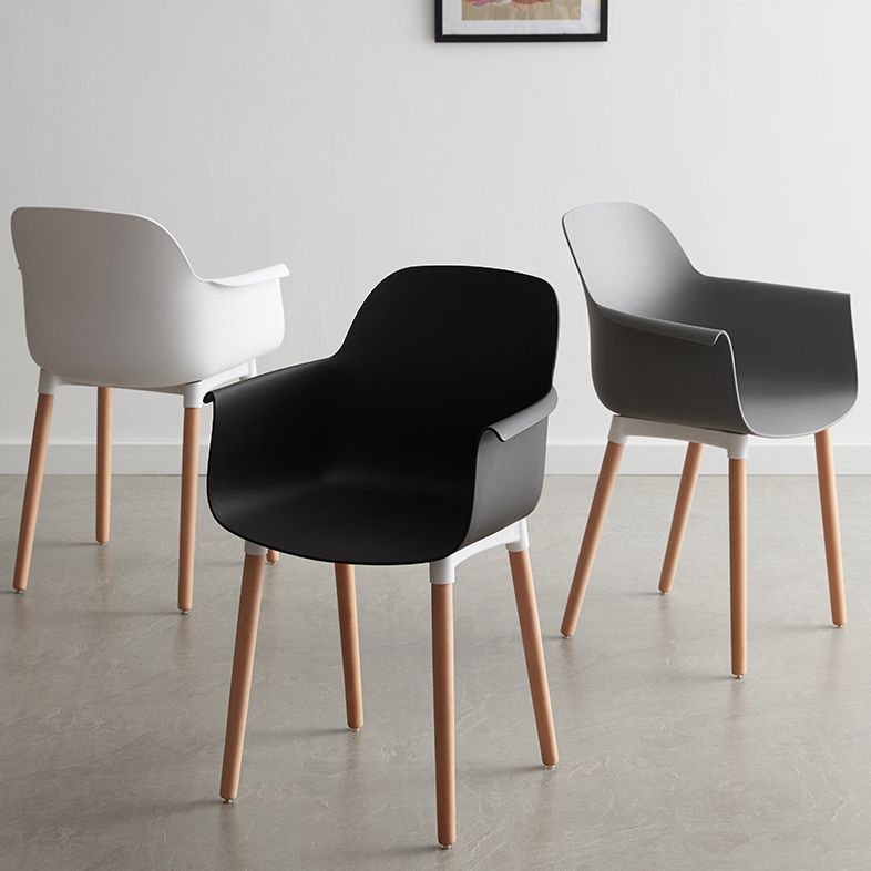 Sedia braccio da pranzo scandinavo sedia posteriore con gambe in legno per uso domestico