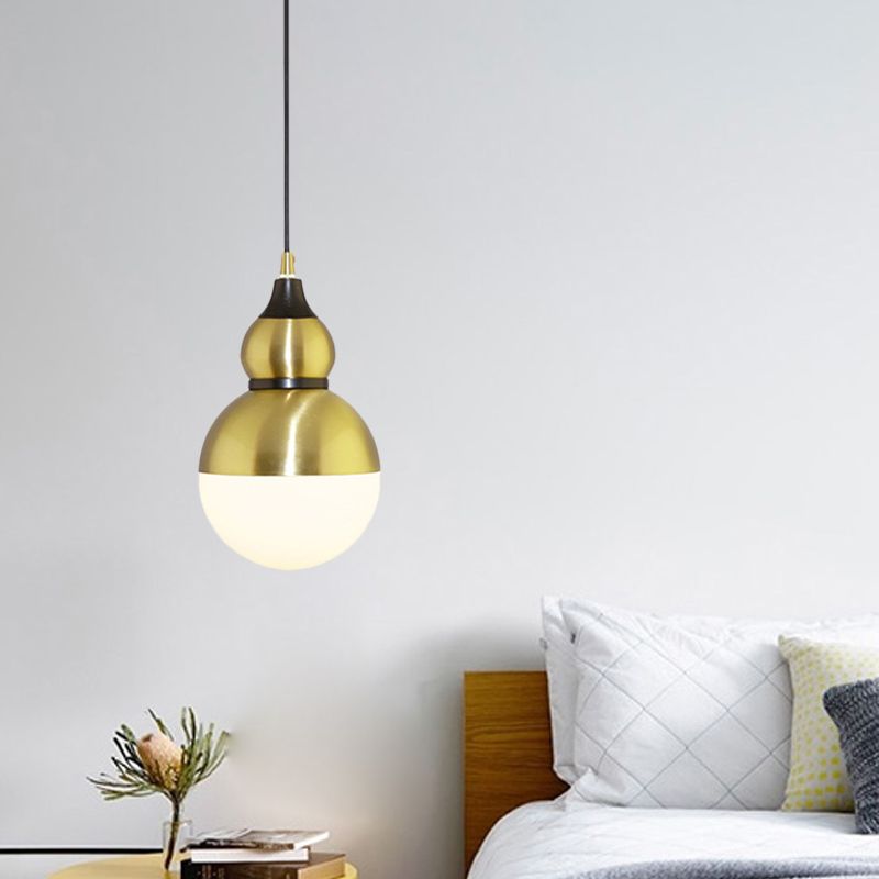 Schwarz/Messing -Kürbis -Form -Anhängerlampe Mitte des Jahrhunderts Metall 1 Licht -Pendel Licht mit Bodenweißglasdiffusor