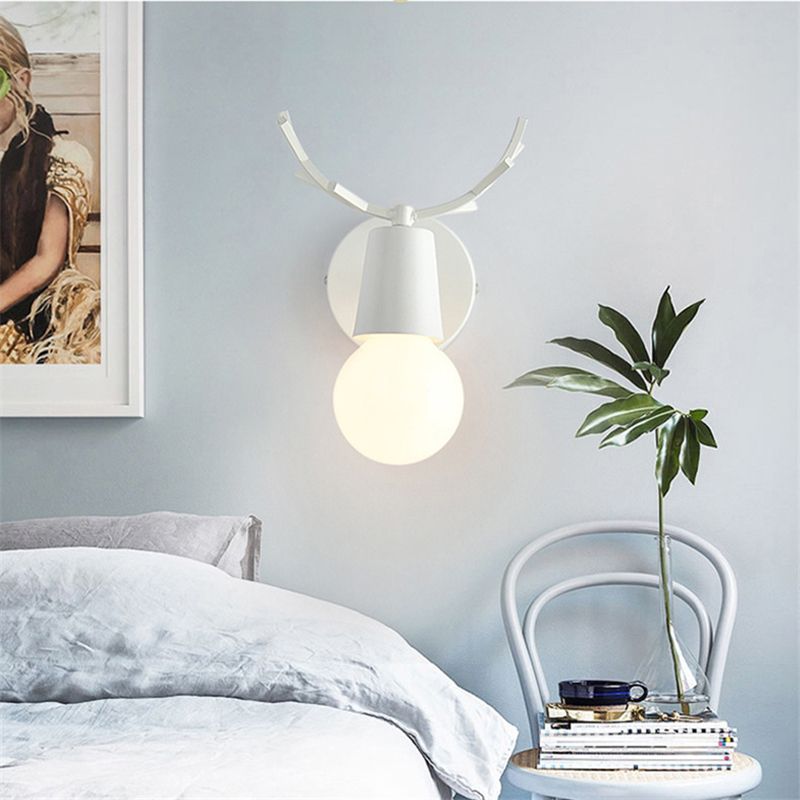 Metal Unique Shape Wall Lights Modern Style 1 Light Wall Sconce for Bedroom