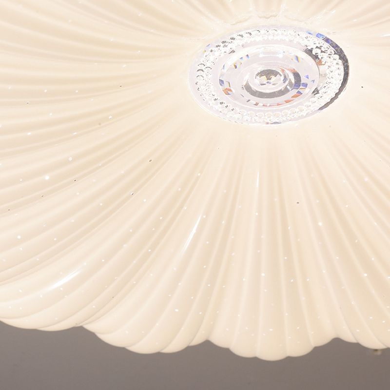 Round Shape Metal Flush Light Modern Style 1 Light Flush Mount Ceiling Lights in White