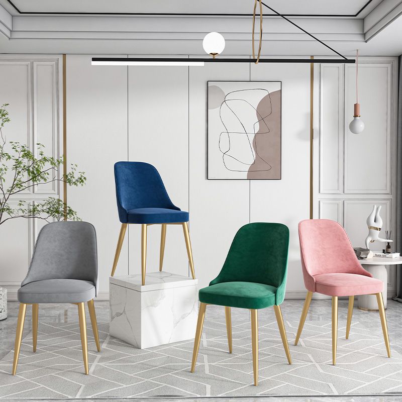 Chaise de salle à manger à dossier solide mental moderne, chaise de cuisine dorée à manger