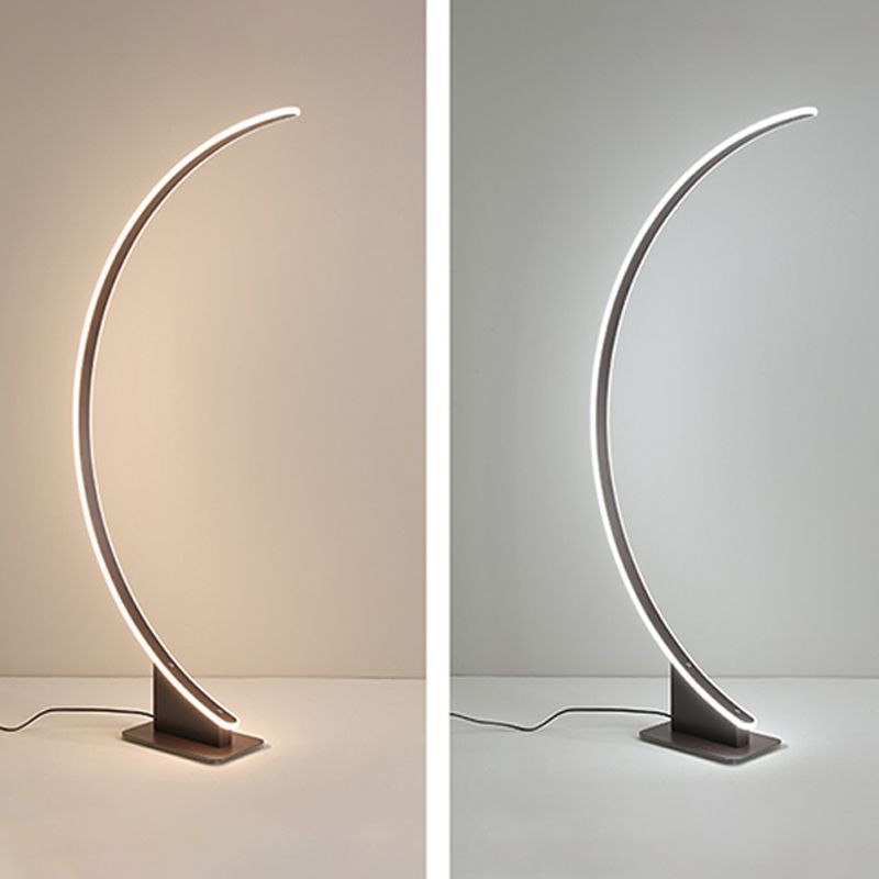 Luce da pavimento a forma lineare in metallo 1 Moderno luce montata sul pavimento leggero