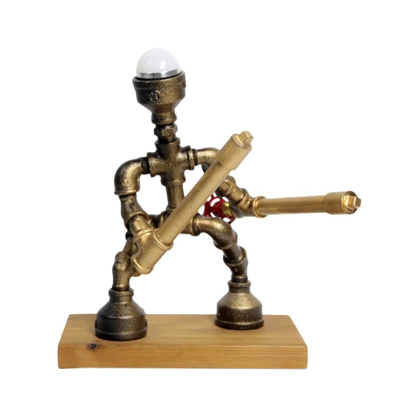 Antiquierter Krieger Nachttisch Beleuchtung 1 leichte Eisentischlampe in Messing mit Wasserventil -Deco