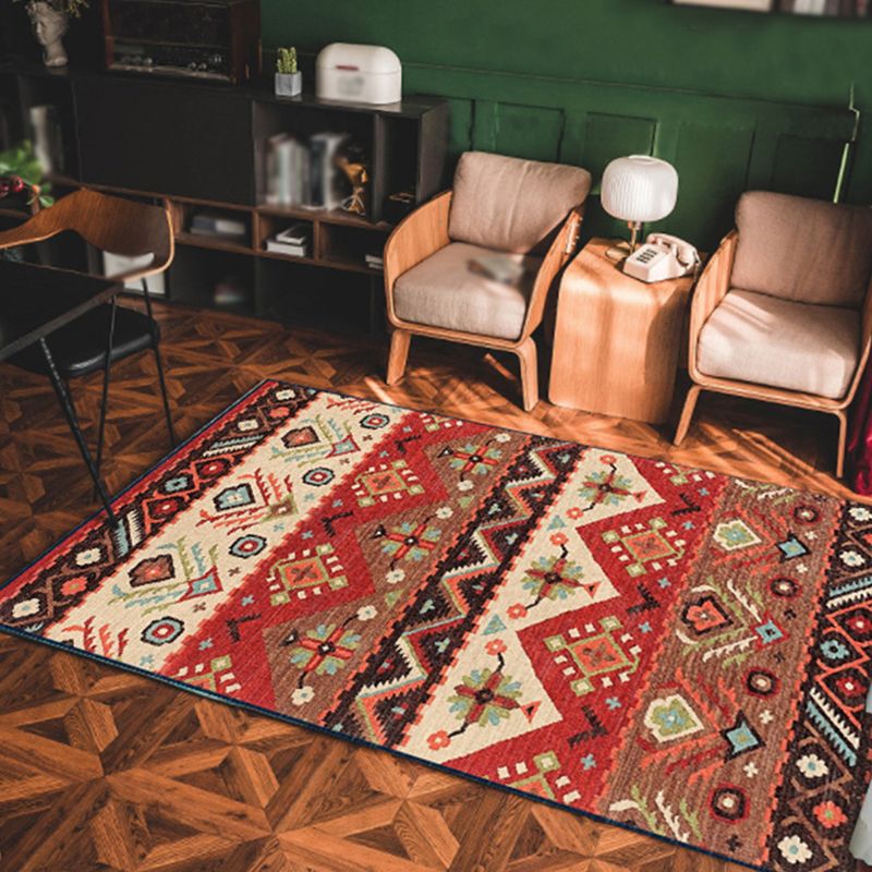 Beige Victorian Rug Polyester Graphic Indoor Rug Non-Slip Backing Rug for Living Room