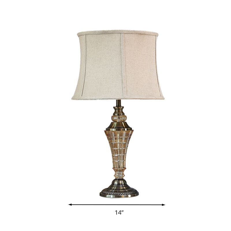 1 leggero camera da letto luce rurale di beige elegante lampada da tavolo con tonalità conica in tessuto