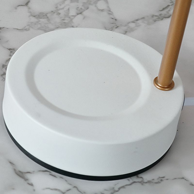 Lampe de table en métal nordique simple aromathérapie fondant la lampe de bureau de cire pour chambre à coucher