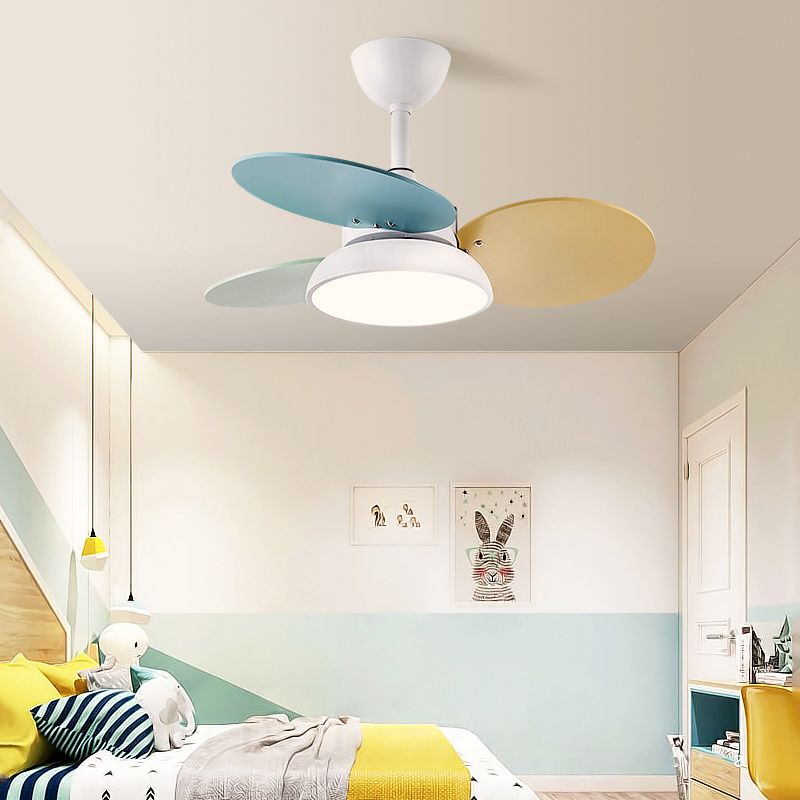 Kids Creative LED Fan Pendant Light Iron Fan Chandelier with Colorful Wooden Lamina