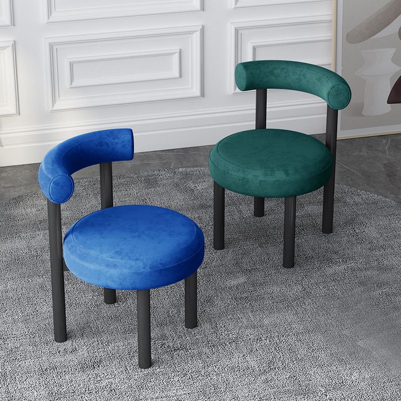 Silla lateral de terciopelo estilo diseñador, respaldo abierto, acabado mate, silla de comedor