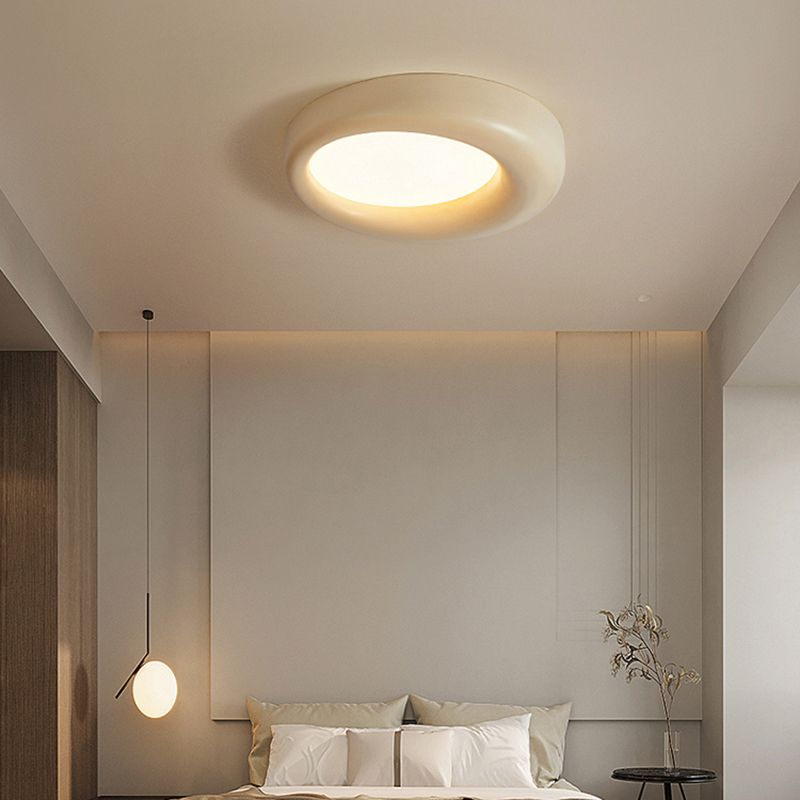Round LED Ceiling Flush in White / Green / Red Modern Flush Ceiling
