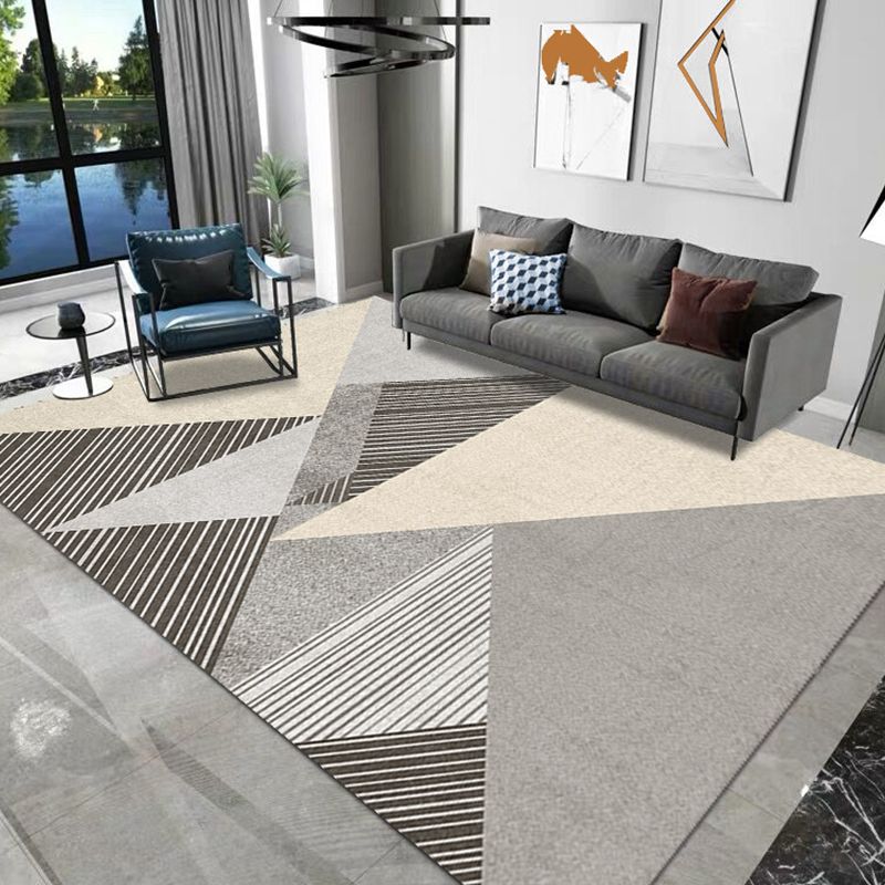 Pastel Grey Modern Rug Polyester Color-Blocking Triangle Carpet Pet-Friendly Rug for Living Room