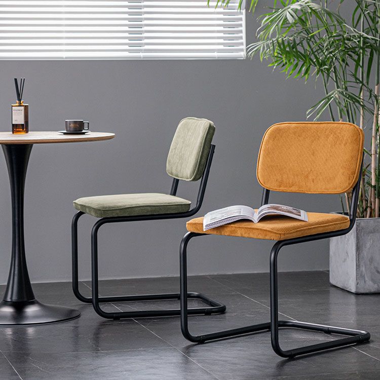 Sillas de comedor estilo moderno Sillas sin brazos con respaldo abierto y patas de metal