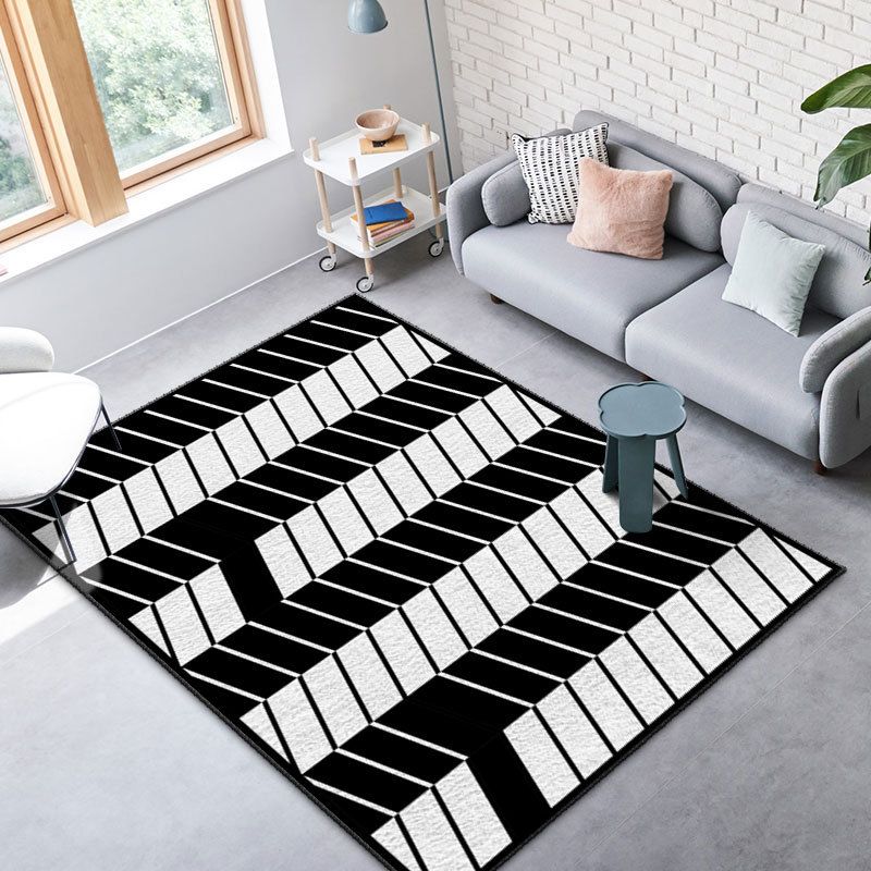 Black Simple Rug Polyester Circle Rug Stain Resistant Indoor Rug for Living Room