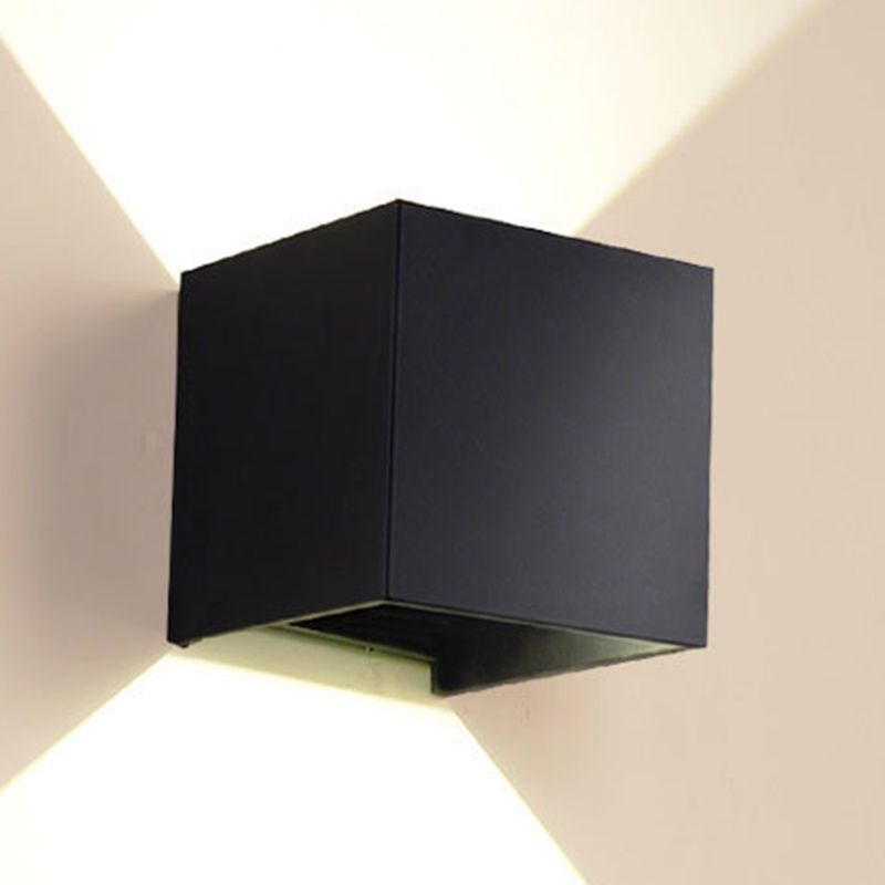 Square Shape Wall Lamp Modern Style Metal 2 Lights Sconce Lamp in Black/White