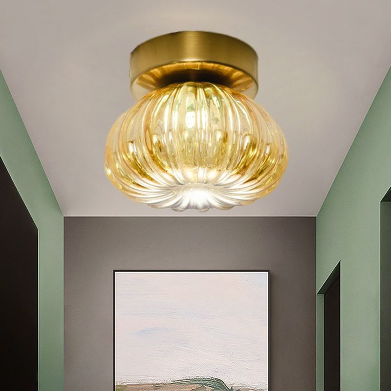 Plafonnier LED à tête unique en verre nervuré transparent/ambre à montage sphéroïde moderniste, 5,5"/11" de largeur