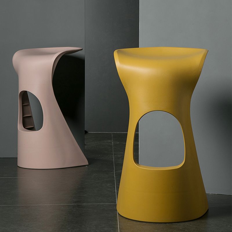 Scandinavian Plastic Barstools for Home Backless Stools with Plastic Base