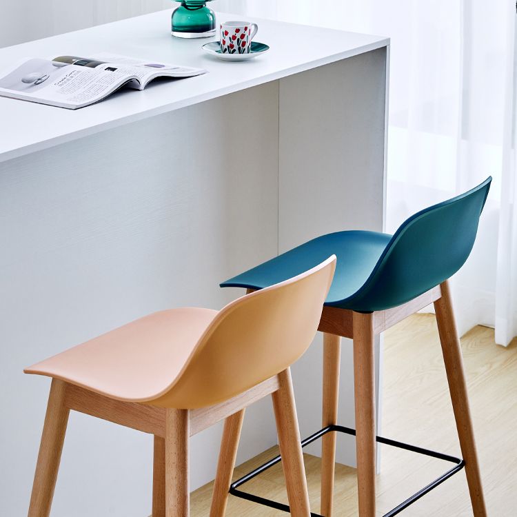 Scandinavian Armless Bar Stools Plastic Low Back Barstool with 4 Beech Legs