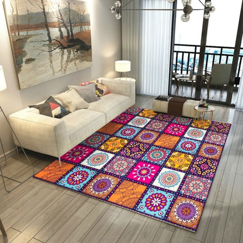 Rose Red Moroccan Carpet Polyester Graphic Carpet Stain Resistant Carpet for Drawing Room