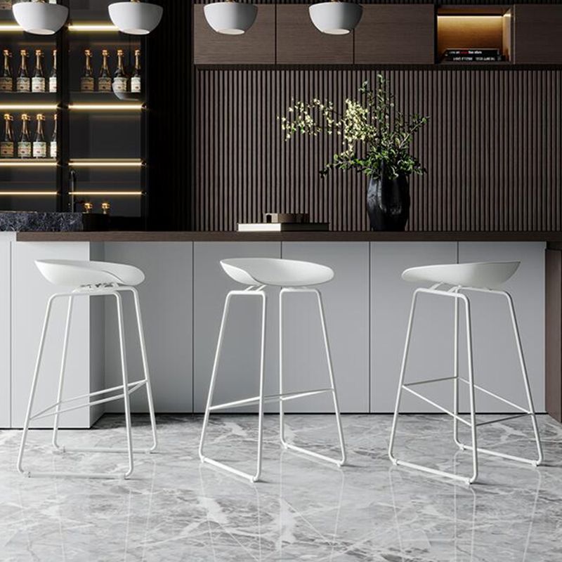 Modern Style Bar-stool Sled Legs with Iron Footrest Low Back Barstool for Kitchen