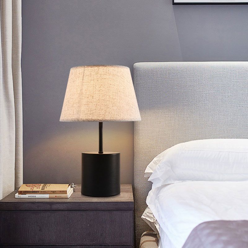 Tapered Reading Book Light Modernism Fabric LED Desk Light in Black/White for Bedside
