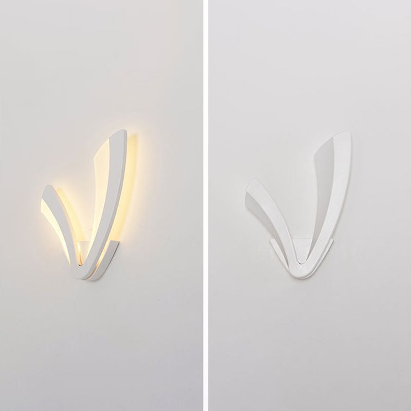 Pronzo della parete a LED bianco acrilico in moderna lampada da parete in ferro laccata in stile conciso per spazi interni
