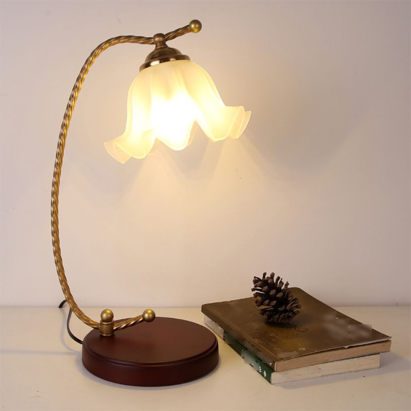 Modern Style Flower Shape Table Lamp Glass 1 Light Table Light