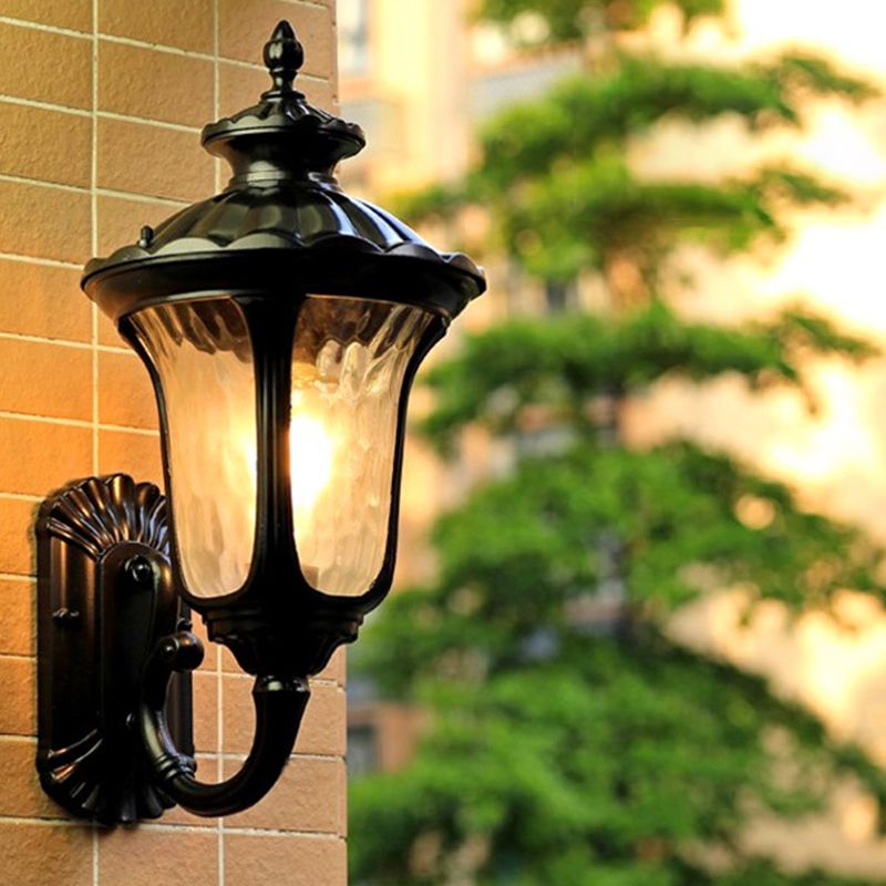 Wasserglas Lotus Leichtfarmhaus 1 Lampe Outdoor -Wandlampe in Messing/Schwarz