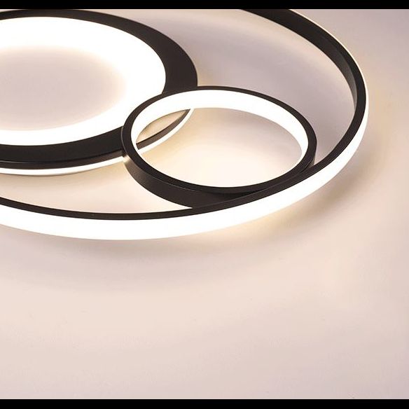 Minimalist LED Flush Mount Ceiling Fixture Black Circle Flush Mount Lighting with Metal Shade