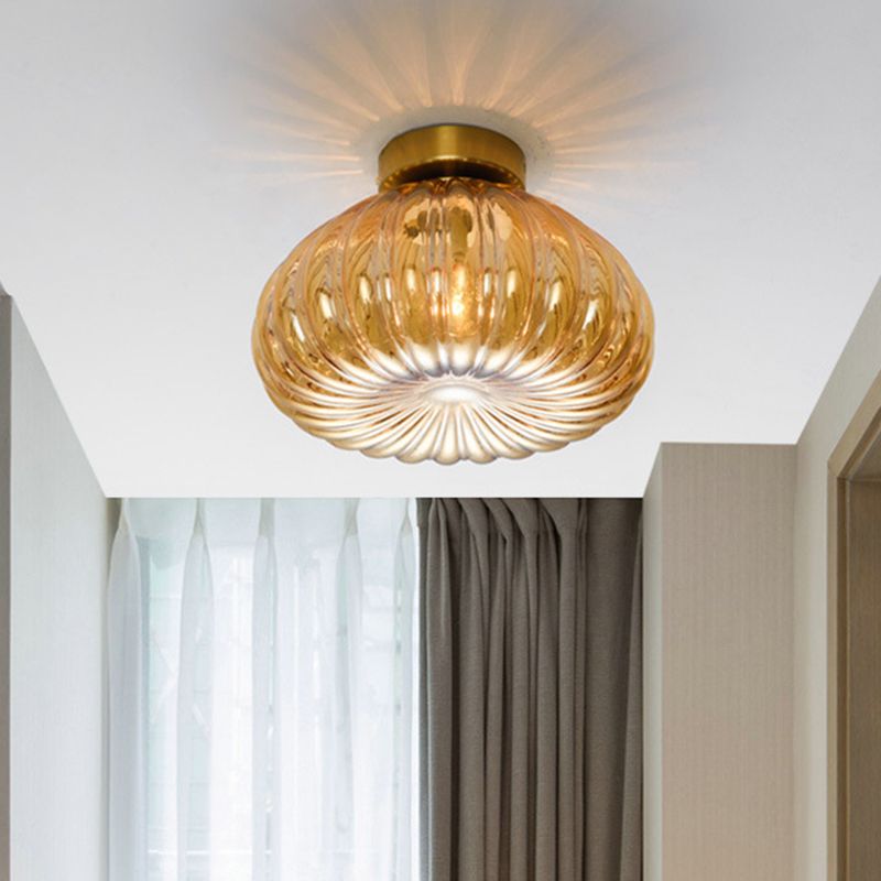 Plafonnier LED à tête unique en verre nervuré transparent/ambre à montage sphéroïde moderniste, 5,5"/11" de largeur